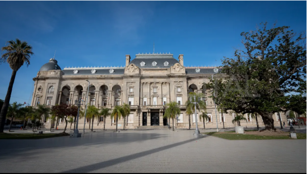 Semana clave para las paritarias en Santa Fe: los gremios estatales y docentes esperan una oferta salarial en la reunin del mircoles