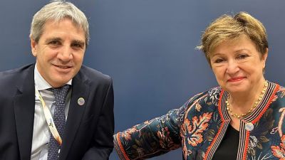Caputo puso en duda que vaya a pedir un nuevo programa con el FMI para acelerar la salida del cepo
