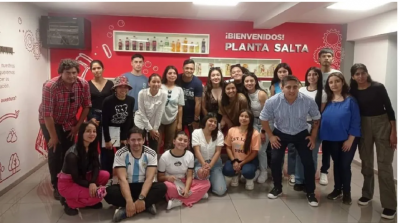 Estudiantes de Marketing de El Quebrachal, visitaron la planta de Coca-Cola