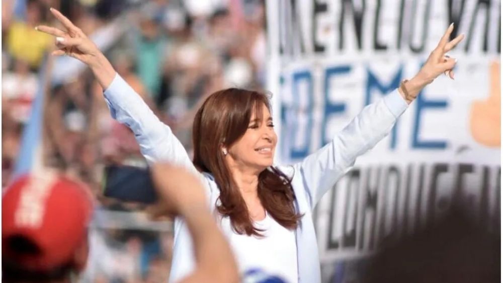 La aceptacin de Cristina de asumir la presidencia del PJ, comienza a sumar respaldos de los peronismos distritales