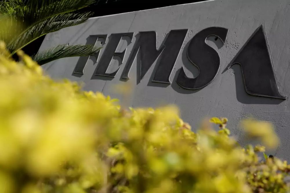 FEMSA acuerda con Traxin desinvertir en operaciones de logstica