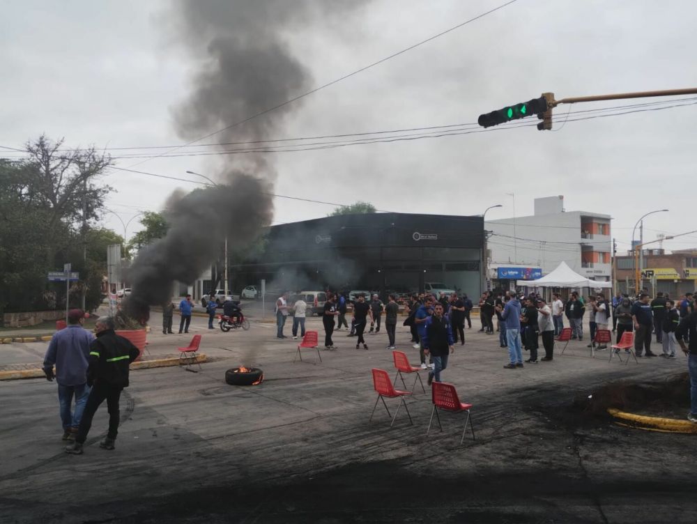 El Ministerio de Trabajo cordobs oblig a Petroqumica Ro Tercero a presentar balances para justificar la supuesta crisis, orden que reabra la planta y que reincorpore al personal