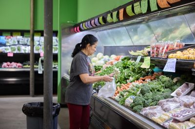 El consumo masivo sigui� en ca�da en septiembre y registr� un fuerte retroceso de 22,3% interanual