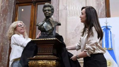 Villarruel se acerca al peronismo?: inaugur un busto y mostr una foto con Isabel Pern