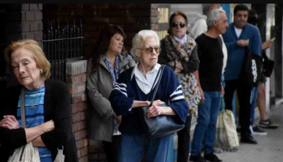 Milei va por una de las joyas de la abuela en materia de derechos: quiere subir la edad jubilatoria