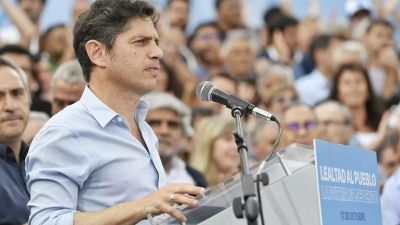 Kicillof hizo un gesto para la militancia peronista, convencido de que ya nada alcanzar para La Cmpora y Cristina