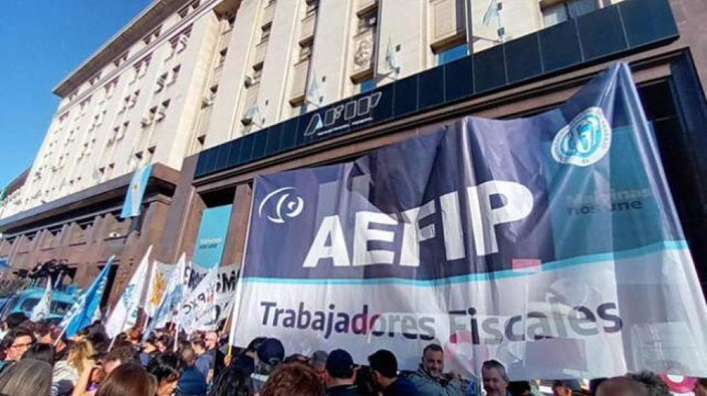 Trabajadores de AFIP intensifican medidas de fuerza ante amenaza de disolucin