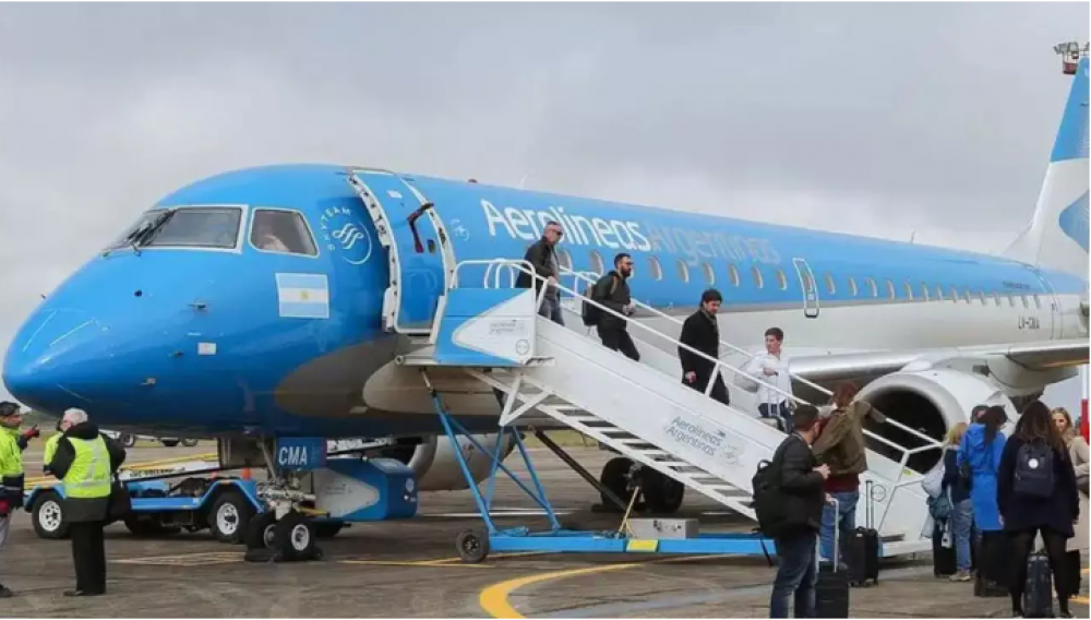 En medio del conflicto por Aerolneas Argentinas y en la antesala de la huelga de transporte, los pilotos denunciaron que el Gobierno busca quitarle la tutela gremial a sus dirigentes