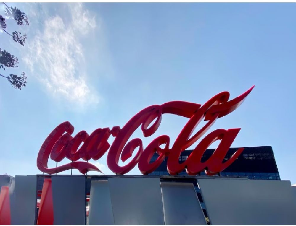 Coca-Cola Europacific Partners sube ingresos un 10,2% a septiembre, hasta 15.186 millones, y eleva dividendo