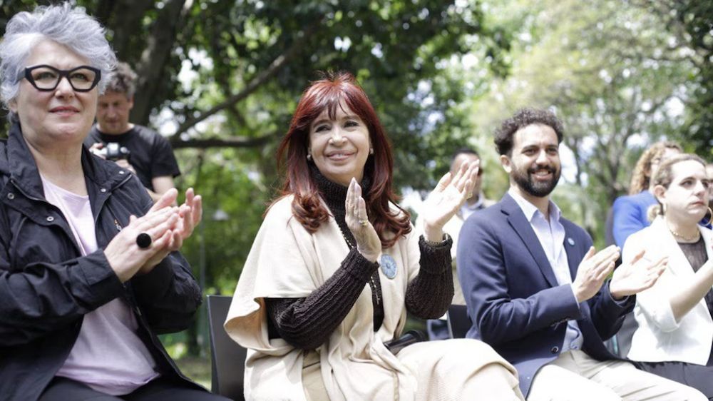 Cristina Kirchner deja atrs el conflicto abierto por el PJ y se enfoca en liderar la reorganizacin del peronismo