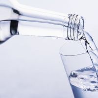 Por qu se recomienda consumir menos agua embotellada, segn un estudio cientfico