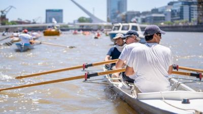 Fundacin X por La Boca realiz la 14 edicin de su tradicional Remada X el Riachuelo