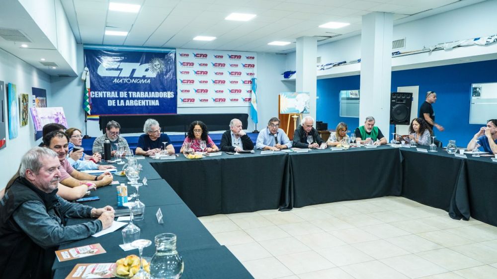 Yasky y Godoy avanzan en la reunificaci�n de la CTA, exigen que se vuelva a discutir el Salario M�nimo y dise�an una movilizaci�n a Plaza de Mayo contra las pol�ticas de Milei