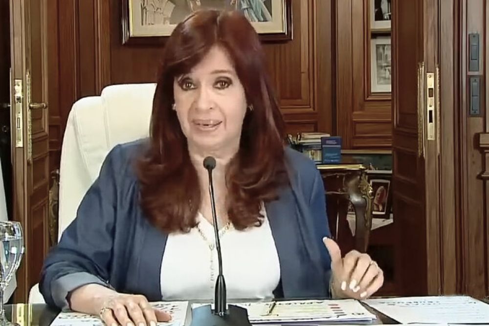 CFK no se presta al circo y recibe apoyos polticos e institucionales