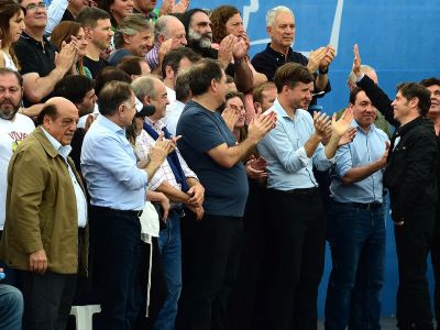 Axel Kicillof se reuni con los intendentes para discutir el sistema electoral en PBA