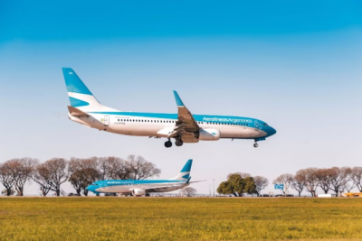 Aerolneas Argentinas y los sindicatos firmaron el acuerdo: incluye una mejora econmica y cambios en las condiciones laborales