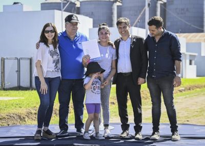 Salto: Kicillof entreg viviendas e inaugur la reconstruccin de un tramo de la ruta provincial N32