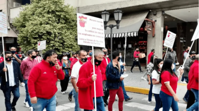 Arde la interna en el sindicato de Comercio y presionan a Cavalieri