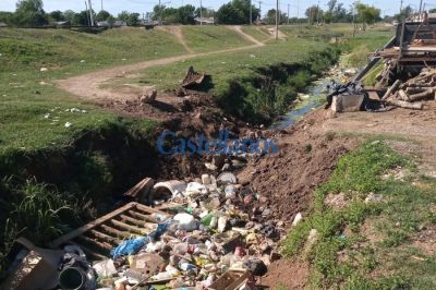 Limpieza costosa, resultados efmeros: el zanjn del Zazpe otra vez un basural