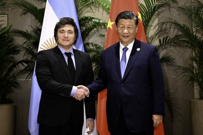 Milei cerca de China para que el swap no se corte