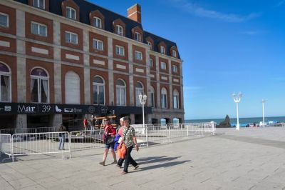 Con ruido poltico de fondo, invitados internacionales y una muestra paralela, se inaugura el Festival de Cine de Mar del Plata