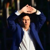 Axel Kicillof reestren el traje de primer opositor en un acto con guios a la interna con CFK