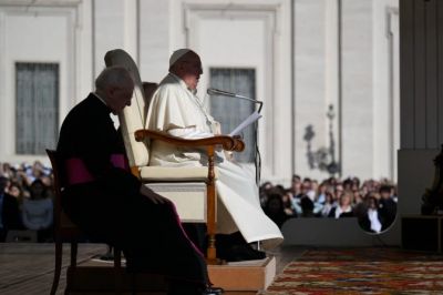 El Papa Francisco pide un estudio real de la historia de la Iglesia libre de ideologas