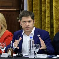 Condicionado por Milei, Kicillof se apoya en Massa para suspender las PASO en Buenos Aires