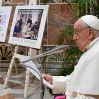 El Papa Francisco denuncia la hipocresa de los pases que hablan de paz pero juegan a la guerra