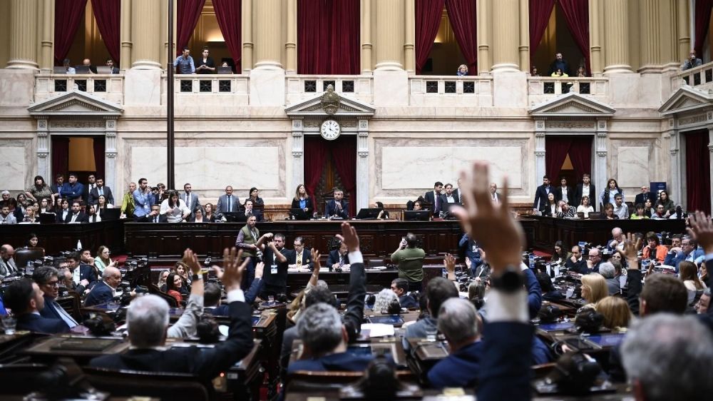 Despus de los radicales peluca, la UCR concentra su militancia en una bandera histrica