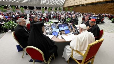 Papa Francisco determina que documento final de snodo sobre sinodalidad es magisterio papal