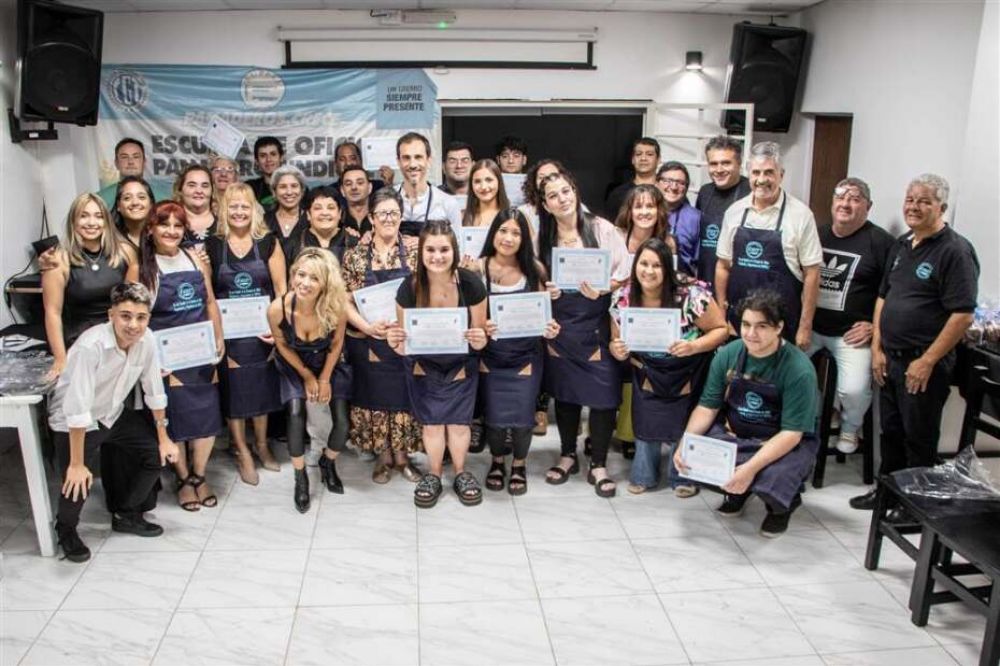 Egresaron los primeros alumnos de la Escuela del Sindicato de Panaderos de Junn