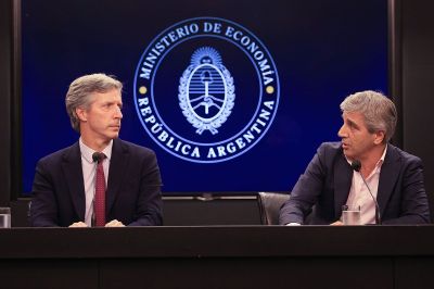 El plan Caputo para pagar la deuda en 2025: canje, prstamos y nuevos bonos