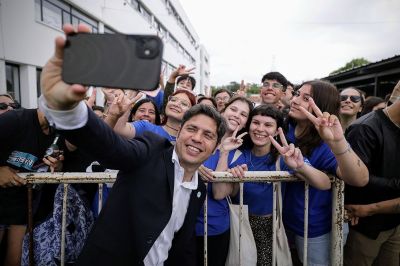 Kicillof cumple 5 a�os de gesti�n y prepara un acto multisectorial para polarizar con Milei