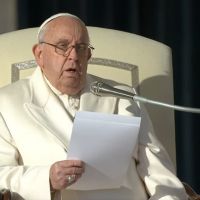 El Papa: La guerra destruye, hay tantos nios inocentes muertos