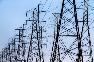Las tarifas de luz tendr�n un recargo fijo: el gobierno traslada a los usuarios el costo de una obra para evitar cortes masivos