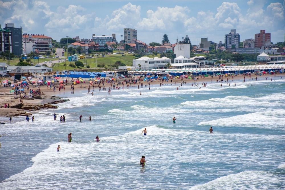 Verano 2025: temporada modesta y baja de precios, el pron�stico del sector turismo