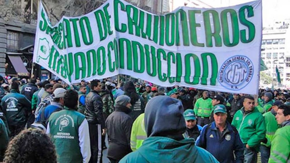 Camioneros en alerta: Moyano habla de paro general ante el fracaso de las paritarias