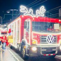 Coca-Cola Femsa ilumin a Panam en el desfile de navidad Ciudad de las Estrellas