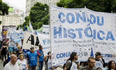 Aseguran que los docentes universitarios perdieron ms del 50% de su salario desde que asumi Javier Milei
