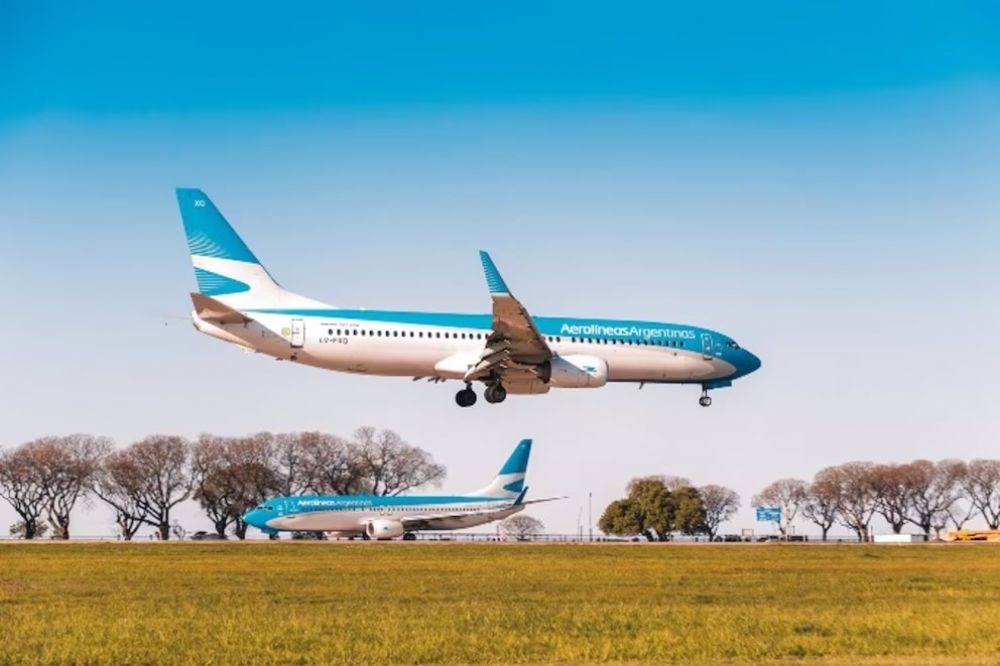 Los sindicatos aeronuticos reclaman aumentos salariales en Aerolneas Argentinas y advierten: Vamos a ver si quieren otro conflicto