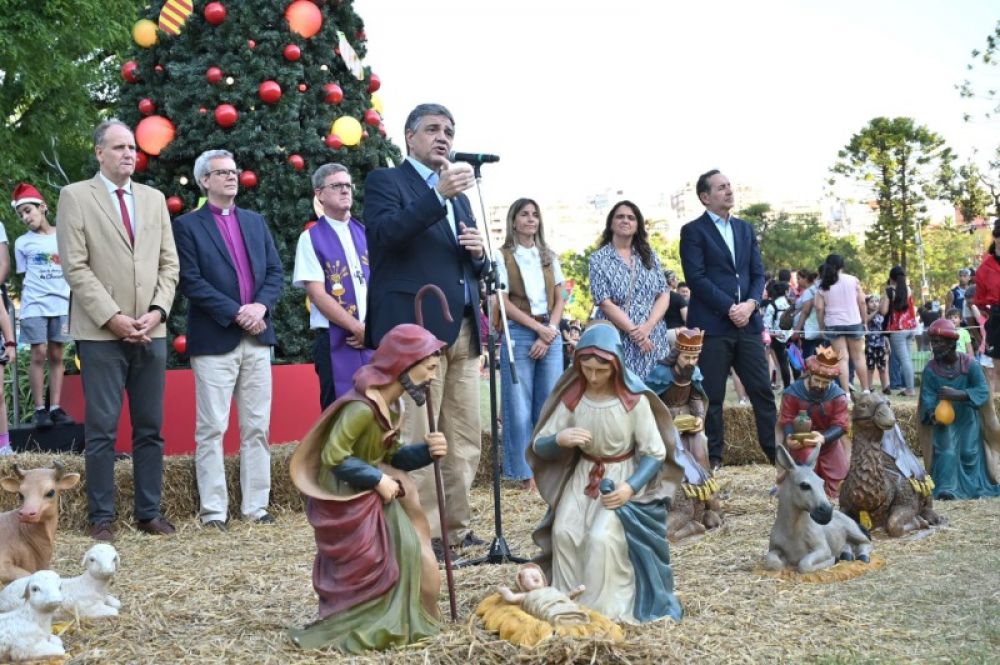 Referentes cristianos bendijeron el pesebre del Parque de la Navidad