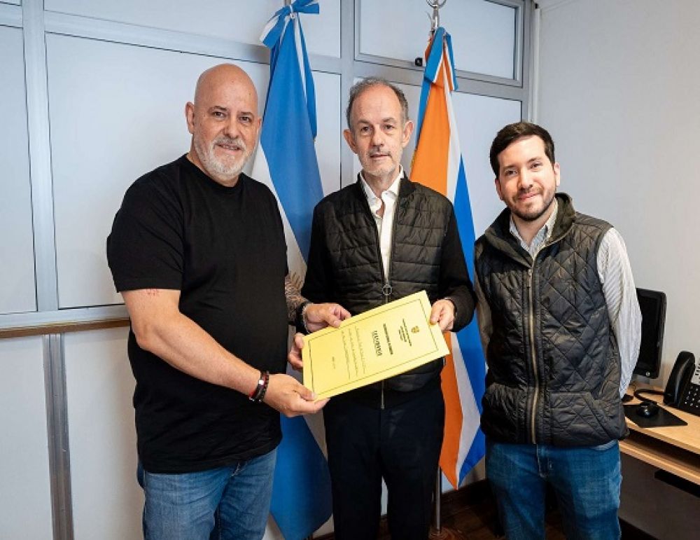 El CEC recibi el ttulo de propiedad del terreno lindante a sus edificios de calle Moyano