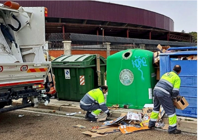 Urbaser descuida la recogida de cartn de nuevo