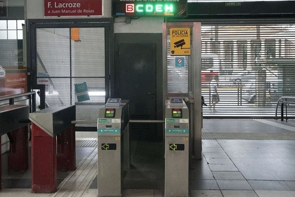 Lnea B de subtes: liberan molinetes en la estacin Federico Lacroze