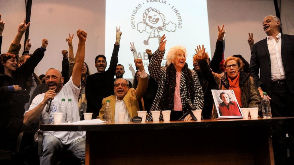 Abuelas de Plaza de Mayo anunci� la restituci�n del nieto 138