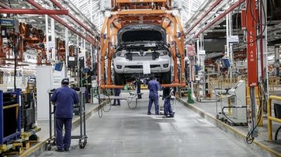 La produccin automotriz cay 17,1% en el primer ao de gestin de Milei