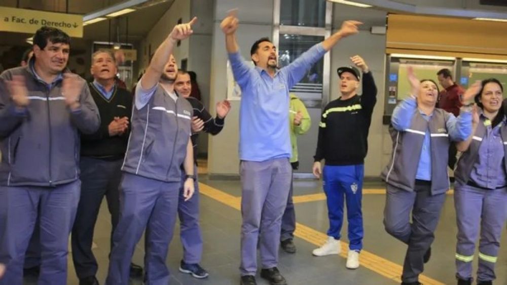 Metrodelegados se movilizan el mircoles para exigir la adquisicin de nuevos trenes sin asbesto en la Lnea B