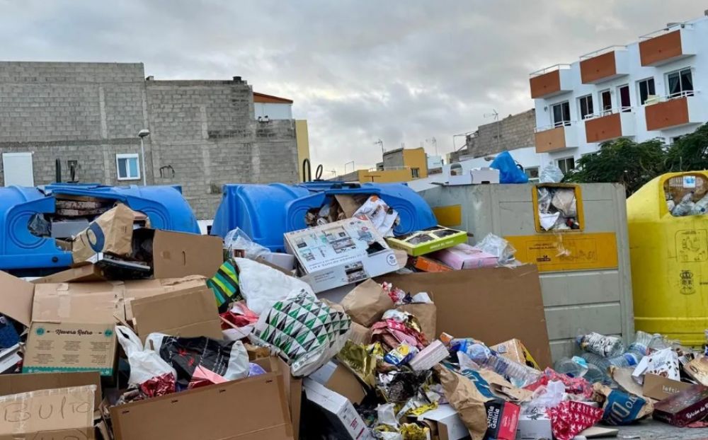 San Bartolom explora cesar el servicio con Urbaser por el desborde de la basura