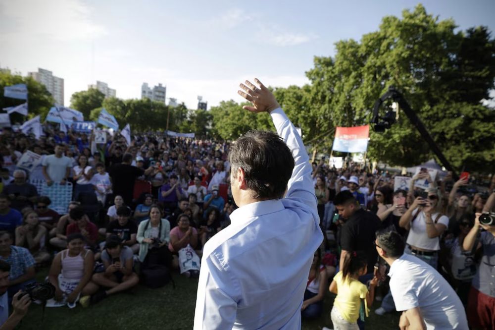 Axel Kicillof comienza a armar su frente electoral para disputar con Milei y dar una seal al PJ